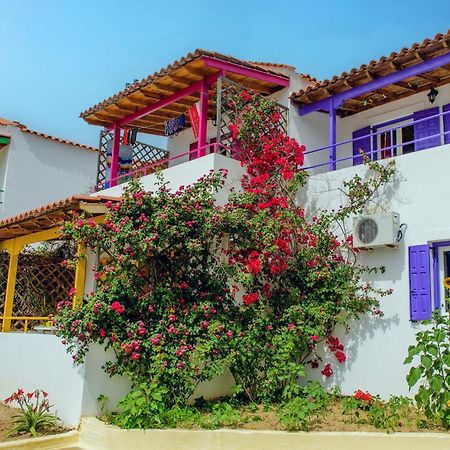 Sunflowers Apartments Marathókampos Esterno foto