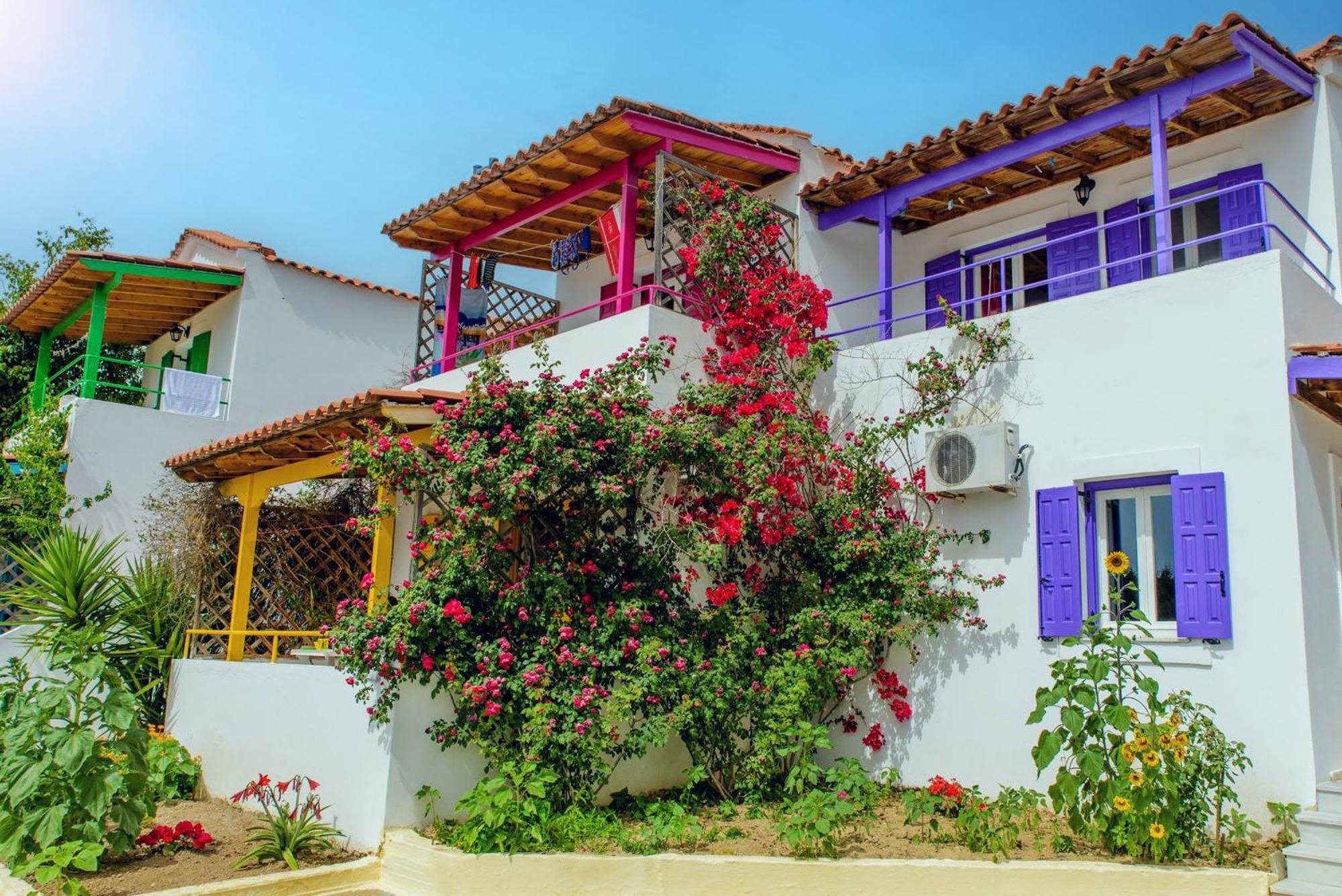 Sunflowers Apartments Marathókampos Esterno foto